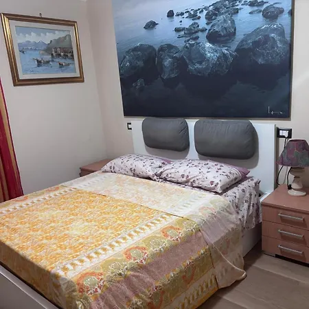 Casasolemare Holiday home *